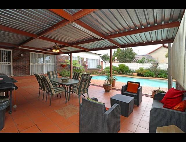 6 BEDROOM HOUSE FOR SALE IN DISCOVERY